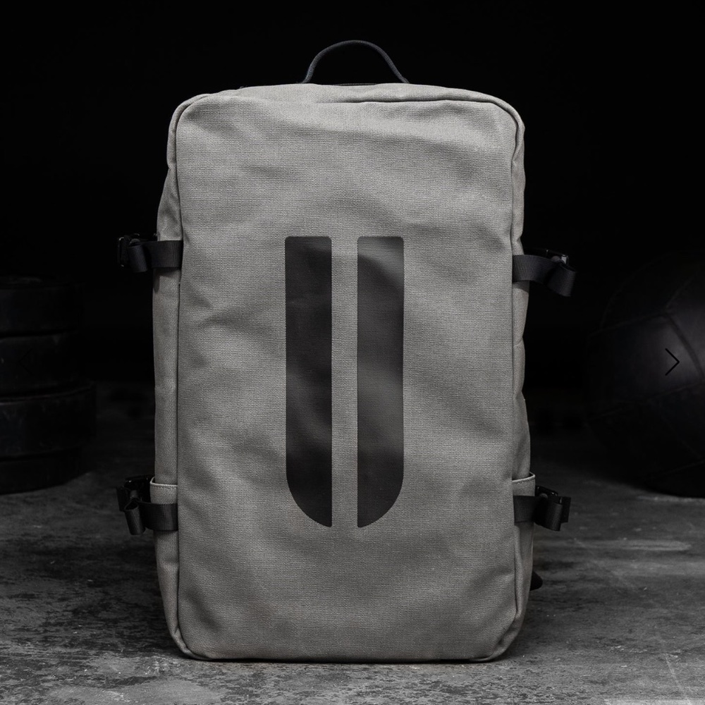 NOBULL “horns” duffel back in green/grey
